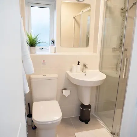 Walnut Flats: Stylish Oxford-Area Apartment with Netflix Kidlington Exterior photo