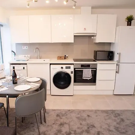 Walnut Flats: Stylish Oxford-Area Apartment with Netflix Kidlington Exterior photo