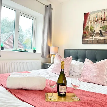 Walnut Flats: Stylish Oxford-Area Apartment with Netflix Kidlington Exterior photo