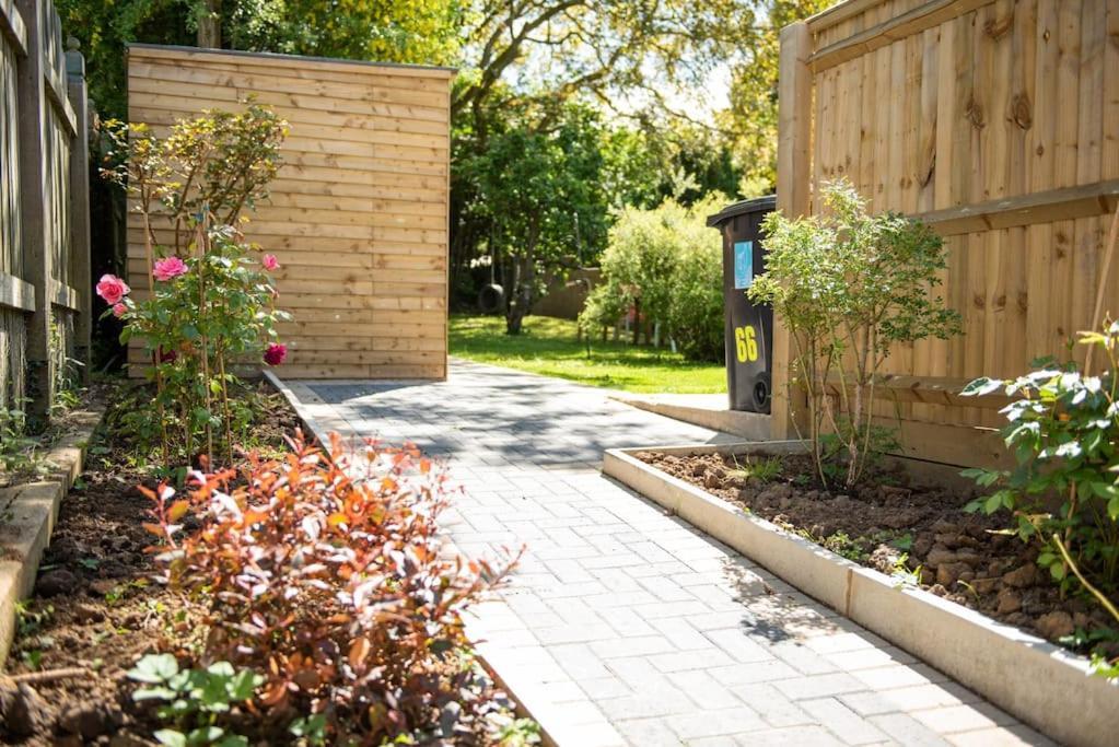 Apartment Walnut Flats: Stylish Oxford-area With Netflix Kidlington