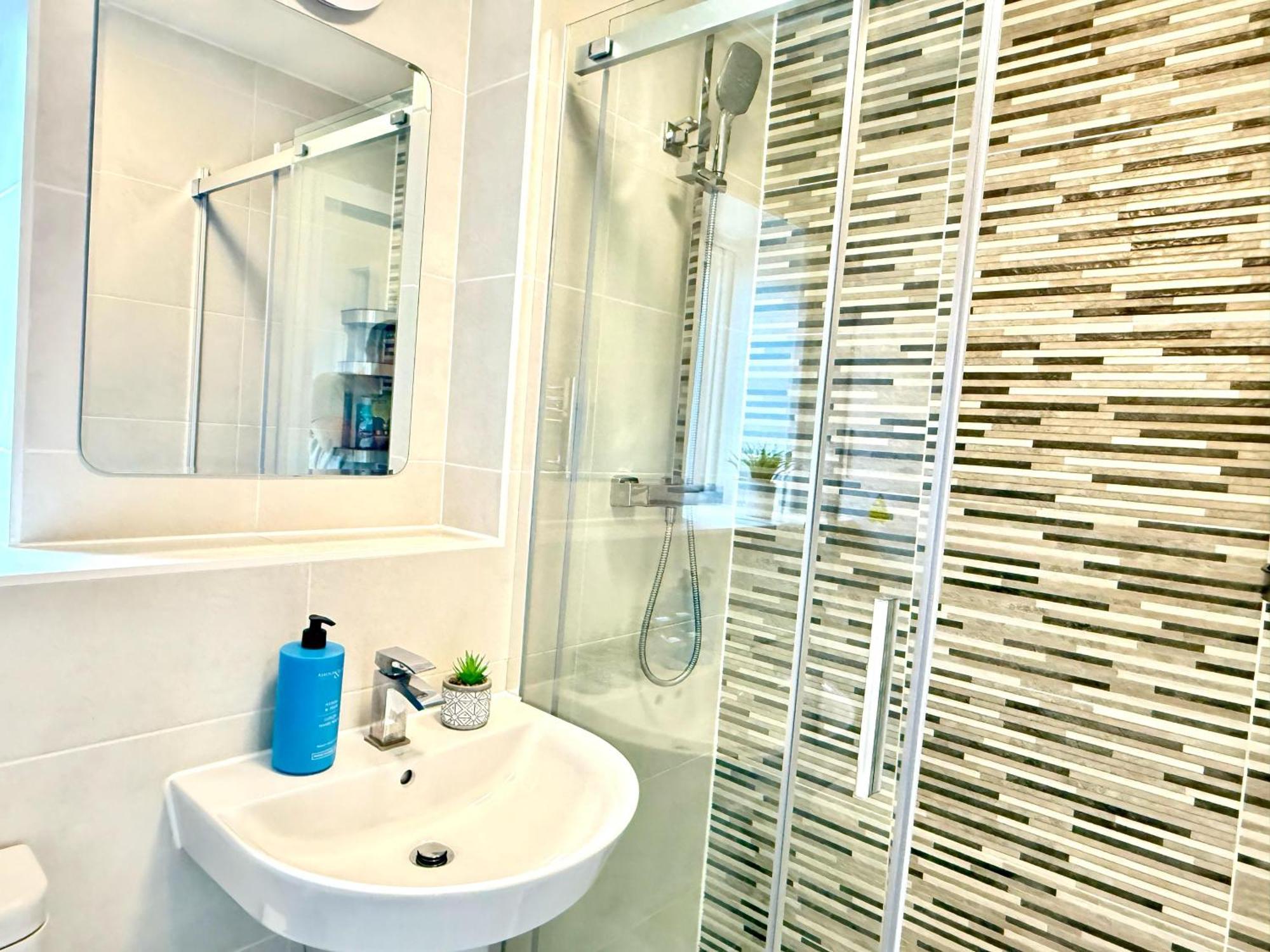 Walnut Flats: Stylish Oxford-area With Netflix *