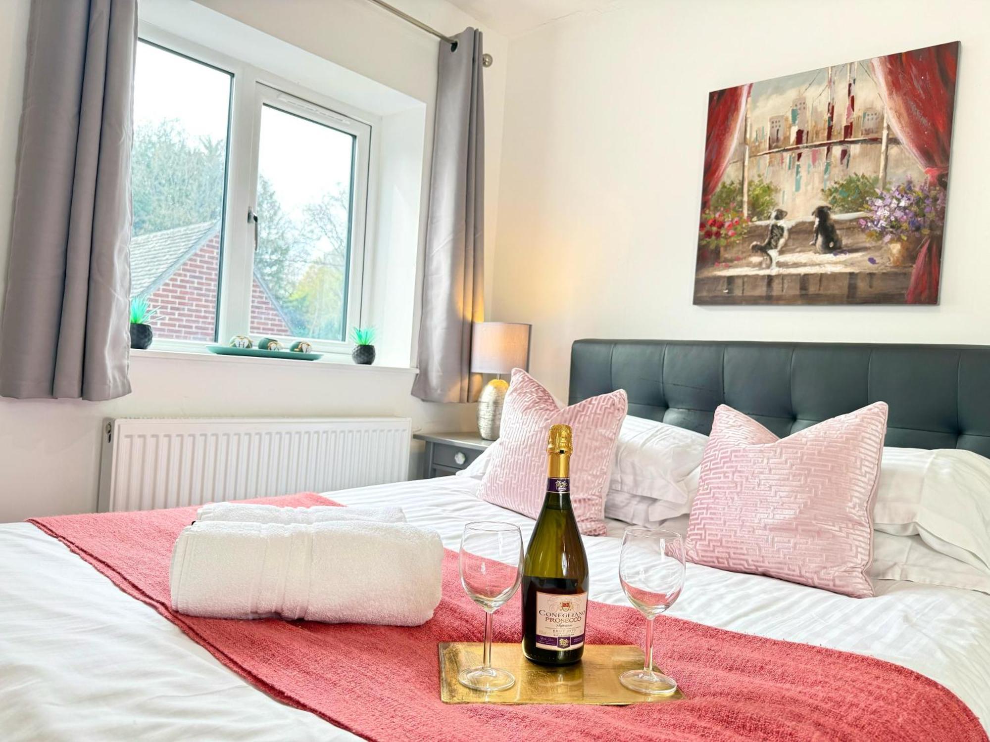 Walnut Flats: Stylish Oxford-area With Netflix Apartment